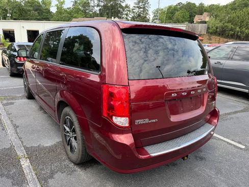 Used 2019 Dodge Grand Caravan GT FWD image 4