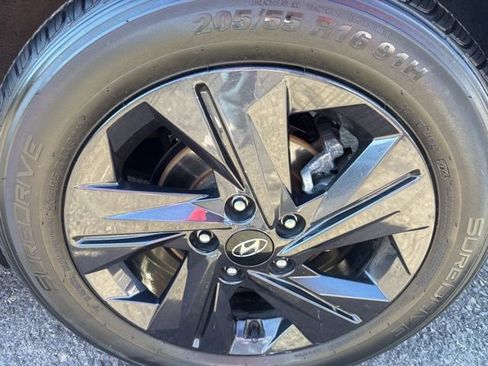 Used 2022 Hyundai Elantra SEL w/ Convenience Package image 9