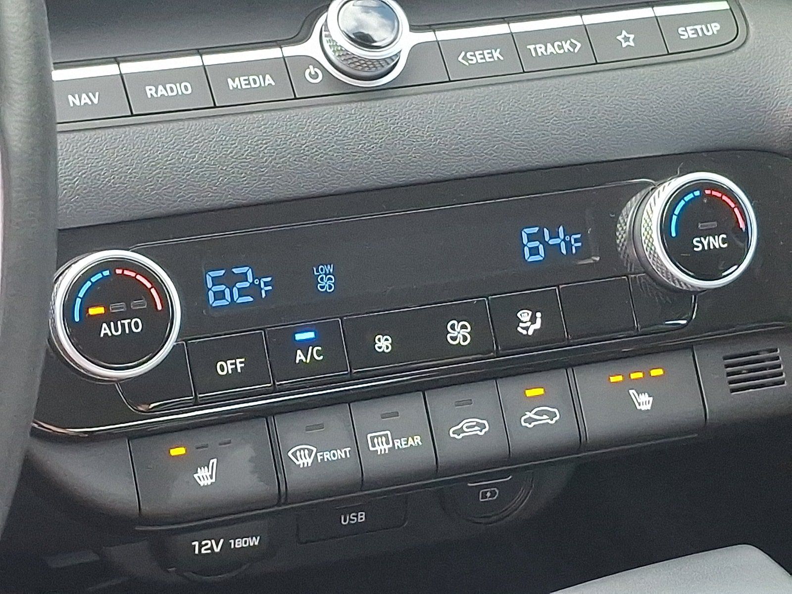 Used 2023 Hyundai Elantra SEL w/ Convenience Package FWD image 16