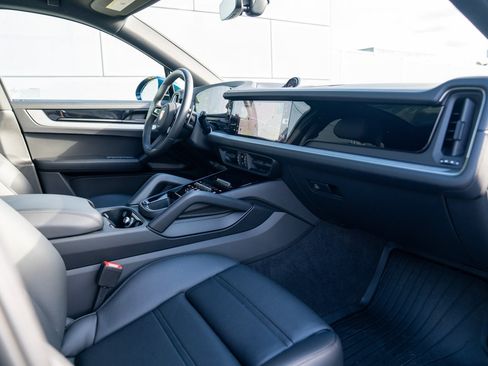 Certified 2026 Porsche Cayenne Coupe AWD/4WD image 26