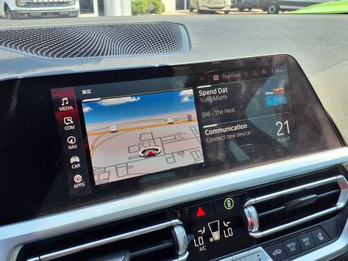 Used 2022 BMW M4 xDrive Competition AWD/4WD image 5