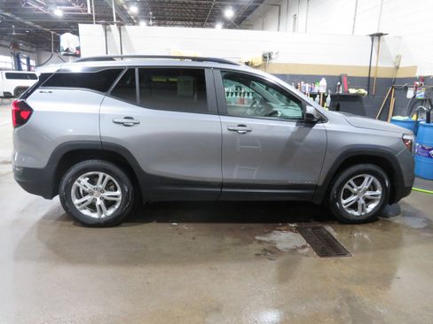 Used 2024 GMC Terrain SLE w/ Driver Convenience Package AWD/4WD image 7