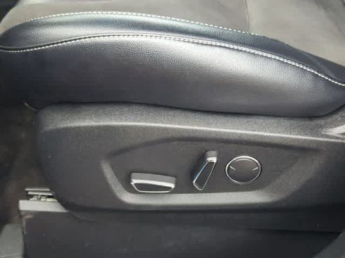 Used 2019 Ford Edge ST w/ Equipment Group 401A AWD/4WD image 17