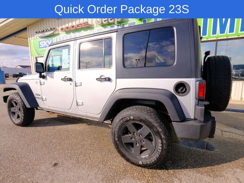 Used 2010 Jeep Wrangler Unlimited Sport image 4
