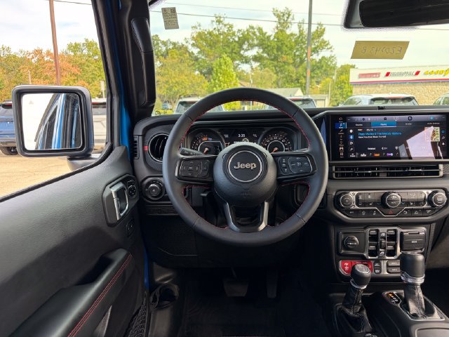 Used 2024 Jeep Wrangler Unlimited Rubicon w/ Technology Group AWD/4WD image 14