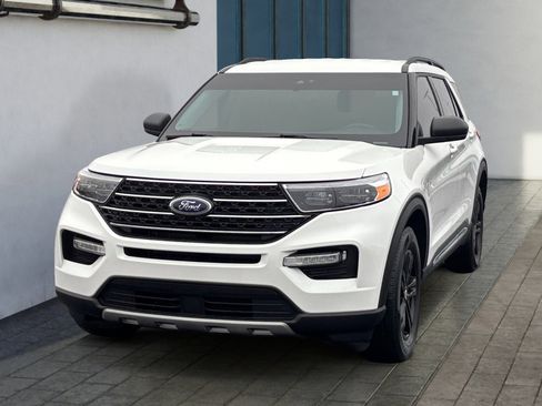 Used 2024 Ford Explorer XLT w/ Equipment Group 202A image 7