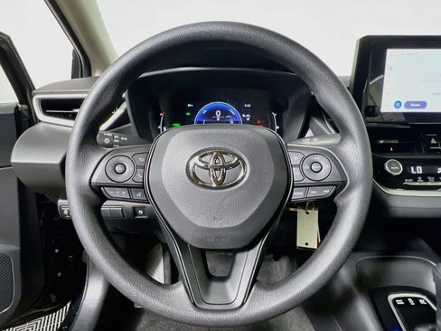 Used 2026 Toyota Corolla LE FWD image 17
