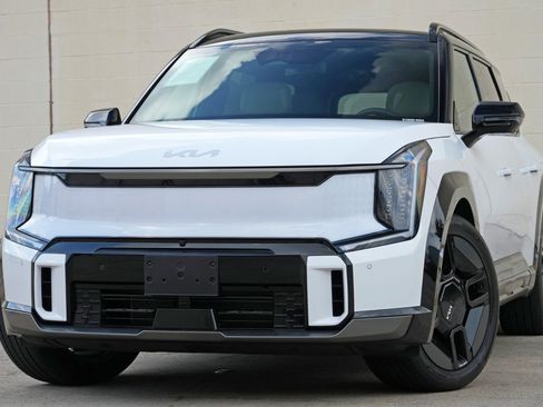 Used 2026 Kia EV9 GT-Line AWD/4WD image 3