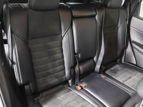 Used 2024 Mitsubishi Outlander AWD image 40
