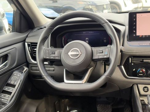 Used 2024 Nissan Rogue SL image 24