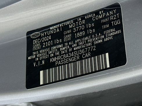 Used 2025 Hyundai Venue SEL image 12