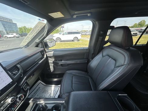 Used 2024 Ford Expedition Limited AWD/4WD image 13