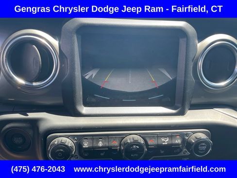 Used 2018 Jeep Wrangler Unlimited Sahara AWD/4WD image 45