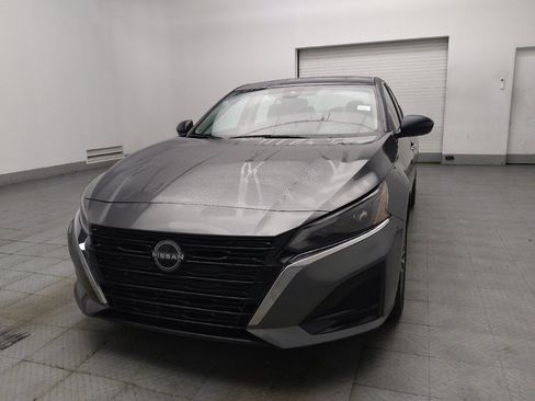 Used 2025 Nissan Altima 2.5 SV FWD image 15