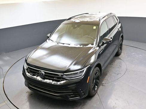 Certified 2024 Volkswagen Tiguan SE R-Line image 47
