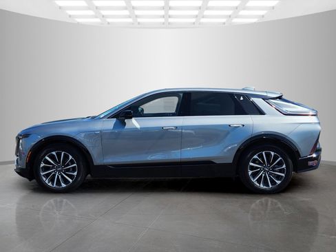 Used 2024 Cadillac Lyriq Sport AWD/4WD image 4