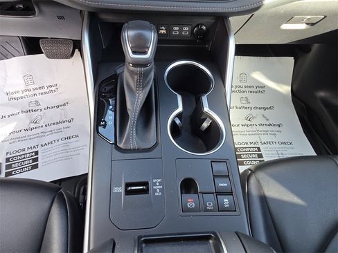 Used 2023 Toyota Highlander XLE image 30