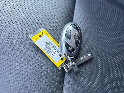 Used 2025 Hyundai Santa Cruz SEL FWD image 30