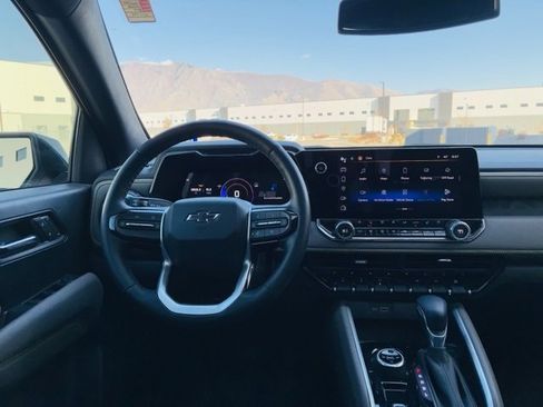 Used 2023 Chevrolet Colorado ZR2 w/ ZR2 Convenience Package III image 9