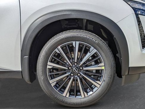 New 2026 Nissan Pathfinder Platinum FWD image 9
