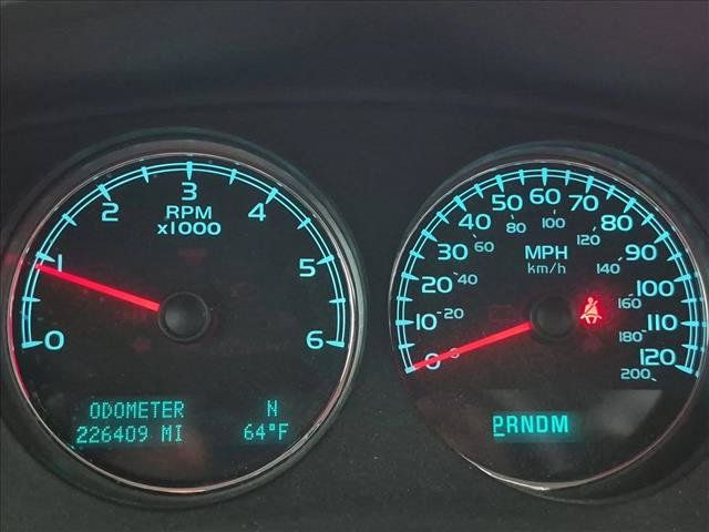 Used 2013 Chevrolet Suburban LT w/ Luxury Package AWD/4WD image 9