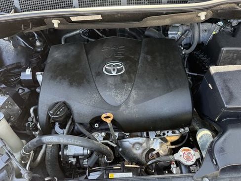 Used 2019 Toyota Sienna XLE Premium FWD image 35