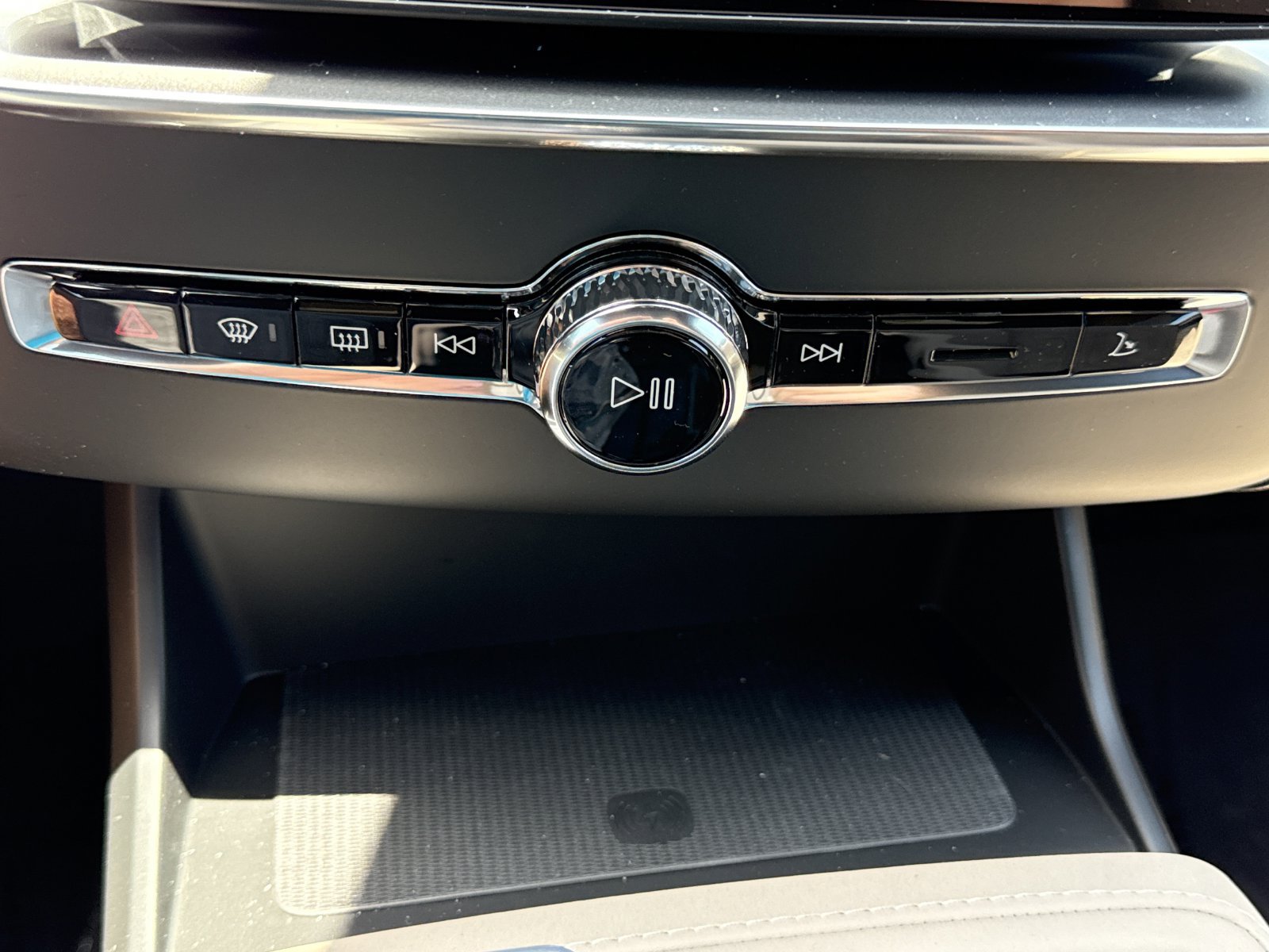 New 2026 Volvo XC90 T8 Plus w/ Protection Package Premier AWD/4WD image 31
