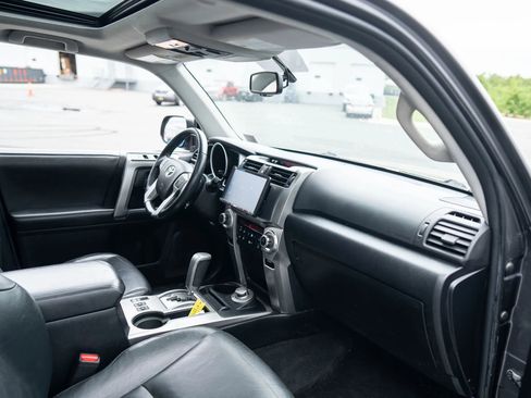 Used 2011 Toyota 4Runner Limited AWD/4WD image 18