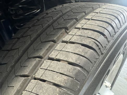 Used 2011 Ford E-250 and Econoline 250 image 4