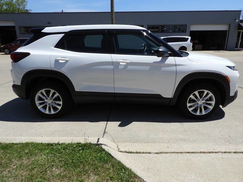 Used 2022 Chevrolet TrailBlazer LS AWD/4WD image 11