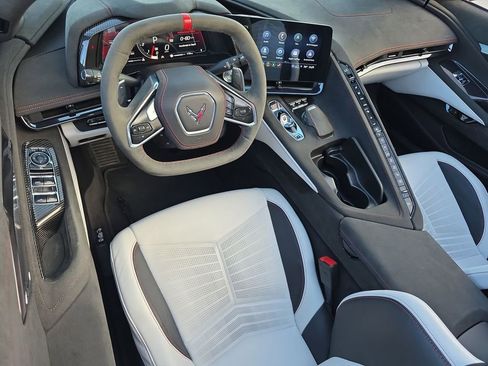 Used 2023 Chevrolet Corvette Stingray Premium Conv w/ Z51 Performance Package image 10