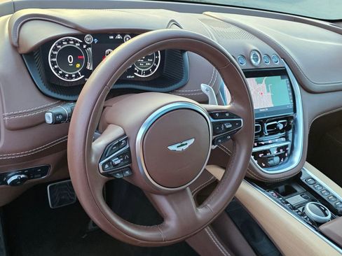 Used 2022 Aston Martin DBX image 12