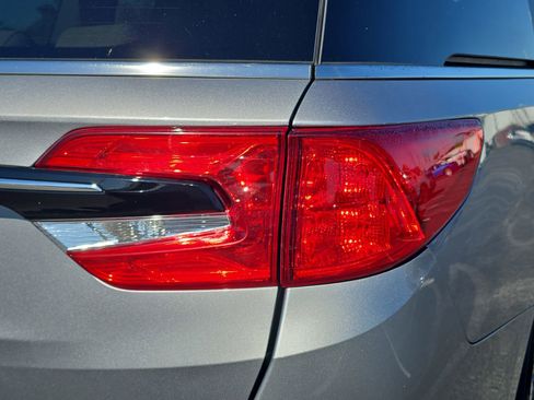 Certified 2024 Honda Odyssey EX-L image 8