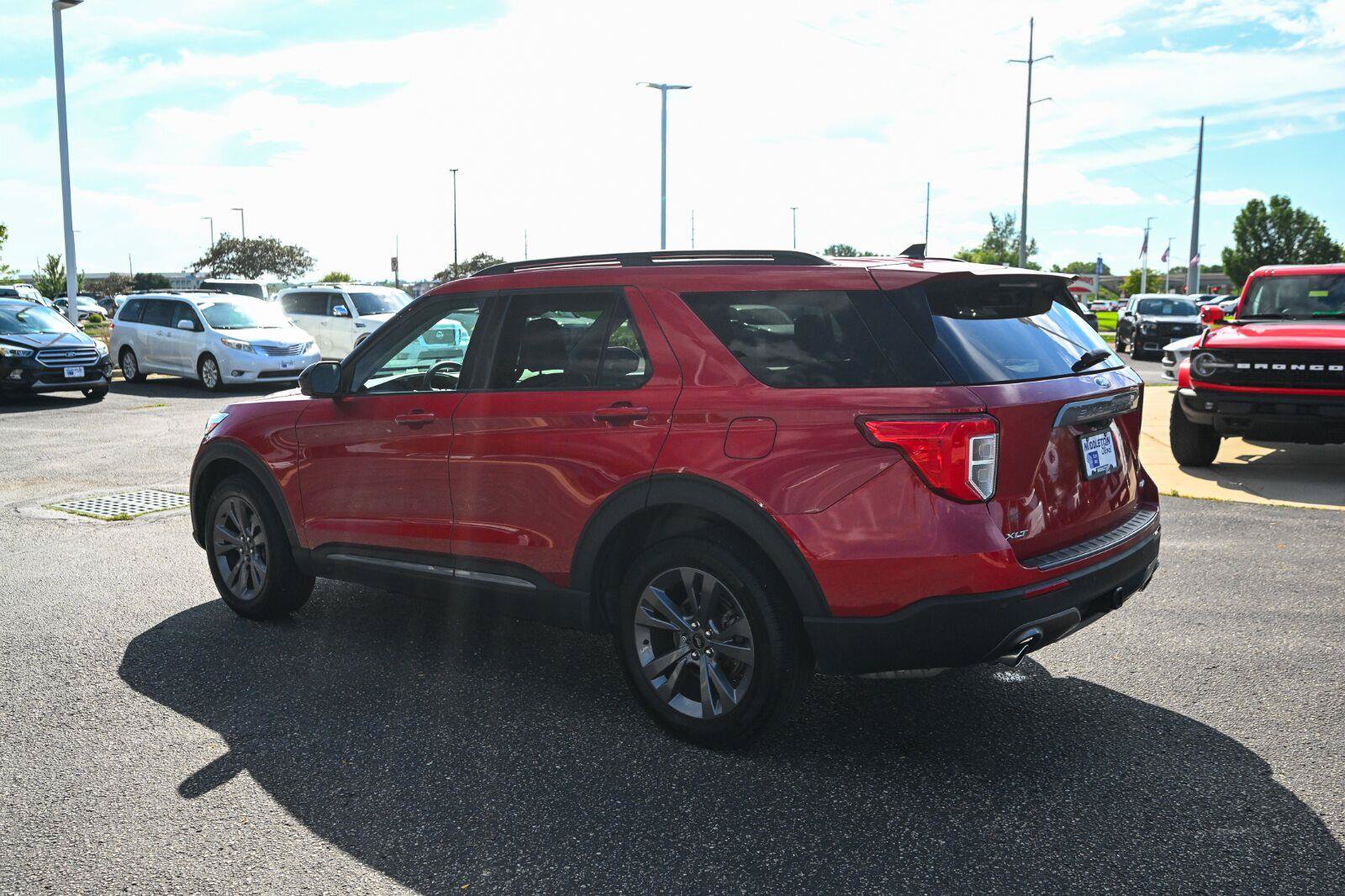 Certified 2024 Ford Explorer XLT AWD/4WD image 7