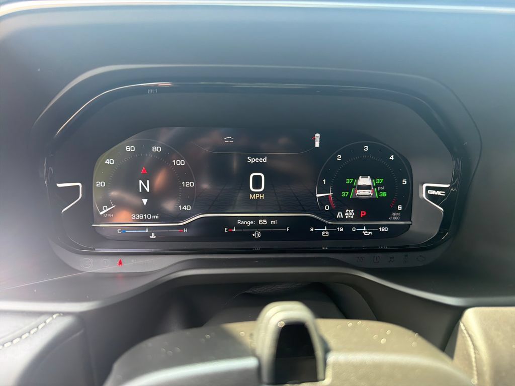 Used 2024 GMC Yukon XL Denali Ultimate AWD/4WD image 19