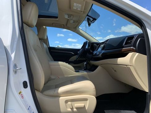 Used 2016 Toyota Highlander Limited AWD/4WD image 35