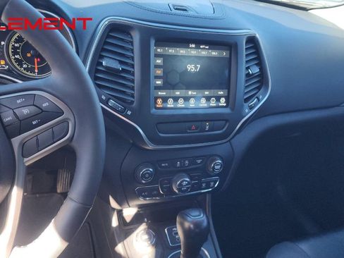 Used 2022 Jeep Cherokee Latitude Lux AWD/4WD image 13