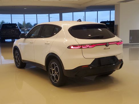 Used 2025 Alfa Romeo Tonale Base w/ Active Assist Package image 8