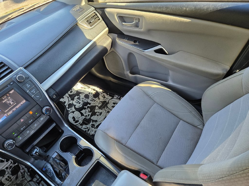 Used 2017 Toyota Camry SE FWD image 12