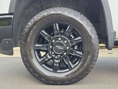 Used 2024 Chevrolet Silverado 2500 Custom w/ Custom Value Package AWD/4WD image 19