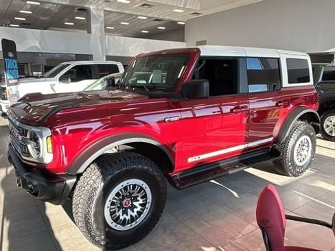 New 2026 Ford Bronco Outer Banks w/ Sasquatch Package image 3