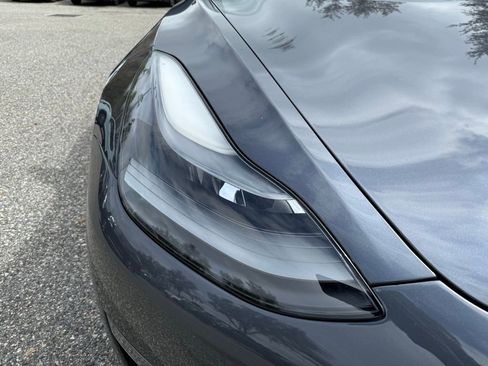 Used 2022 Tesla Model 3 Standard Range image 4