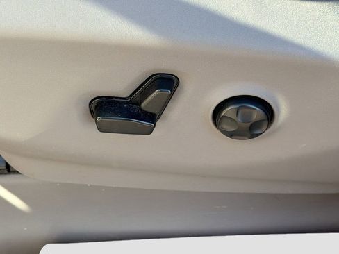 Used 2018 Chrysler Pacifica Touring-L Plus FWD image 26