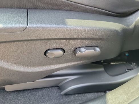 Used 2020 Buick Encore Preferred image 16