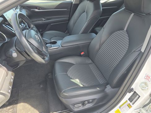 Used 2024 Toyota Camry SE image 22