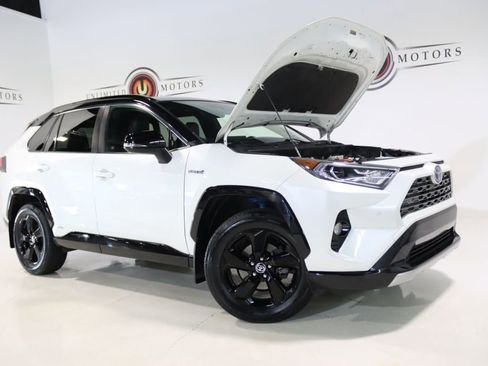 Used 2020 Toyota RAV4 XSE image 28