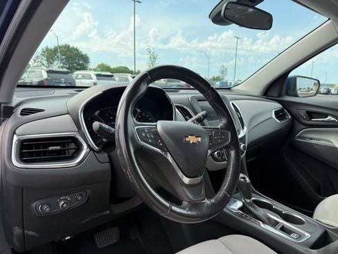 Used 2021 Chevrolet Equinox LT FWD image 11