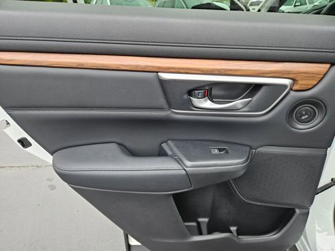 Used 2020 Honda CR-V Touring image 18