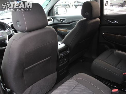 Certified 2023 GMC Acadia SLE w/ Driver Convenience Package image 21