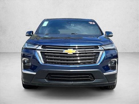 Used 2023 Chevrolet Traverse LT FWD image 3